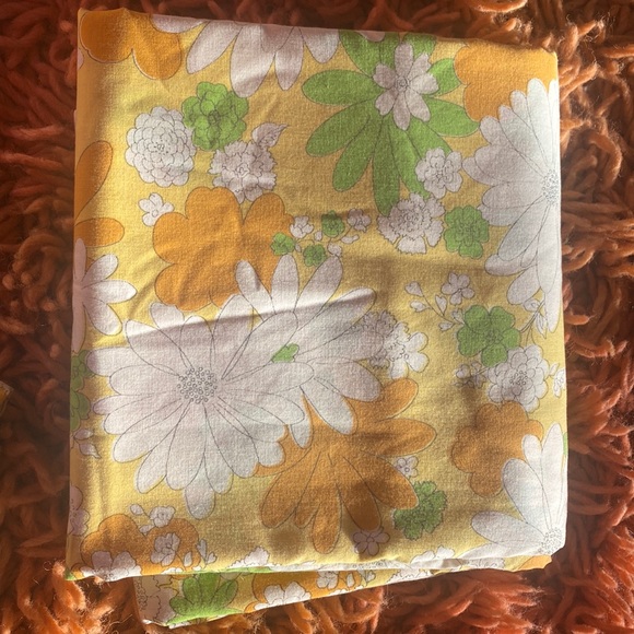 Groovy Mid Century sheets by Monticello. - Picture 1 of 4